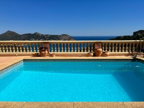 Outdoor pool, a heated pool - Vacation with postcard look (Canyamel)