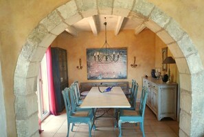 تناول الطعام