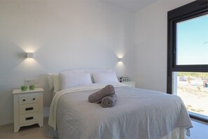 2 bedrooms, soundproofing, iron/ironing board, WiFi