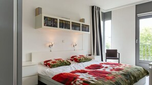 1 bedroom, WiFi - 1 King Bedroom Nixon Guest House (Stevenage)