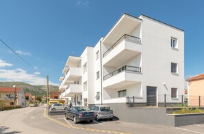 Exterior - Apartment in center ( NEW, PRIVATE PARKING ) (Trogir)