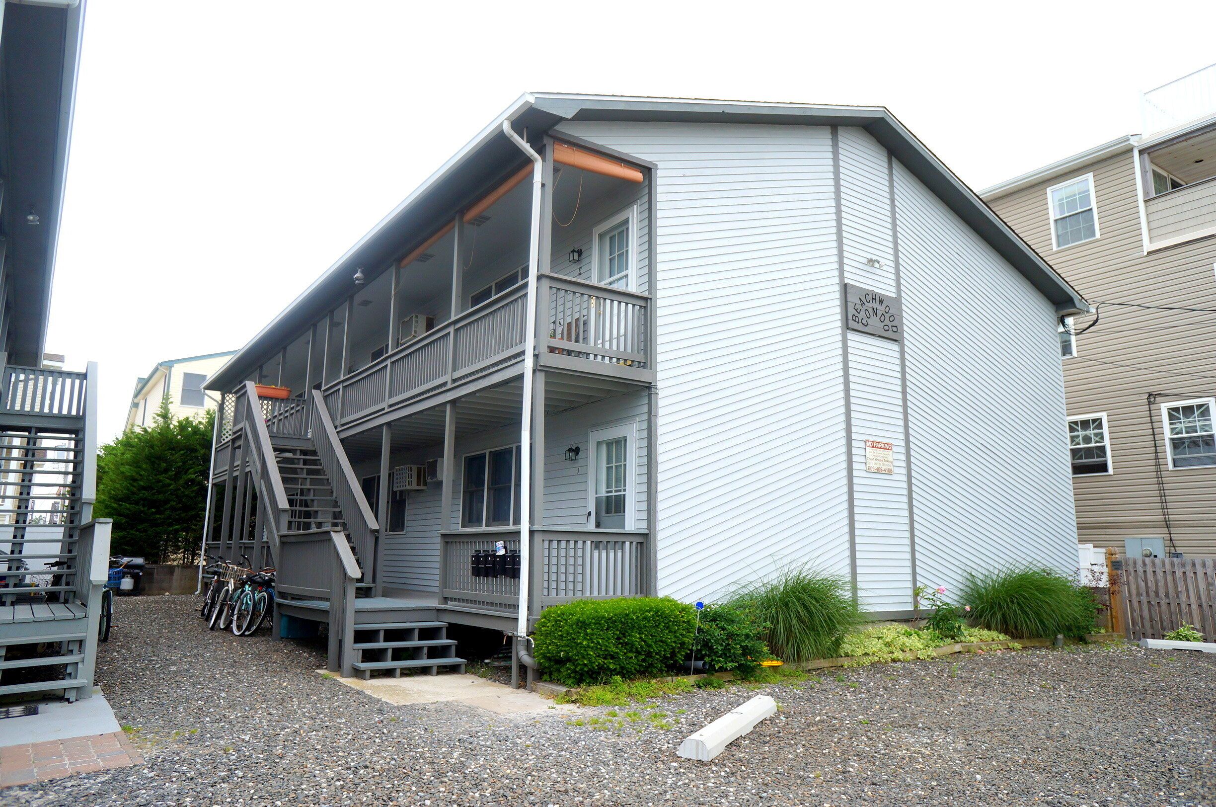 1st Floor 2 Bedroom 1 Bath Condo in the Heart of Sea Isle