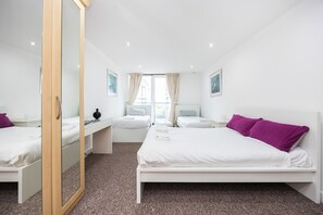 3 chambres, fer et planche à repasser, Wi-Fi, draps fournis