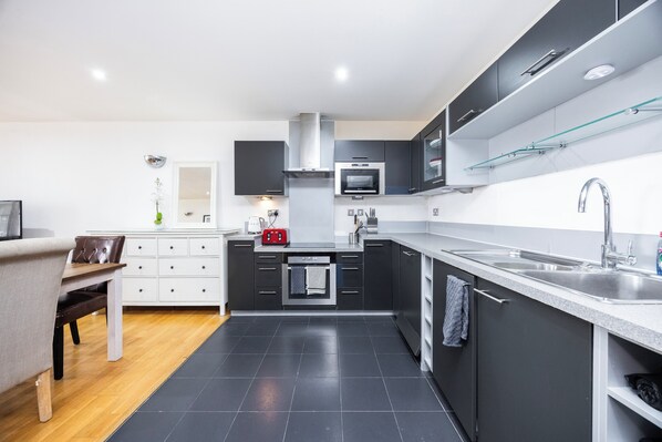 Fridge, microwave, oven, stovetop