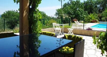 Villa with pool and panoramic view near Nice