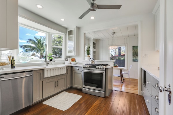 KĂŒhlschrank, Mikrowelle, Ofen, Herdplatte