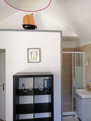 Bathtub, hair dryer, bidet