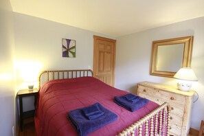 2 chambres, fer et planche à repasser, Wi-Fi gratuit, draps fournis