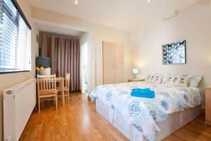 Fer et planche à repasser, Wi-Fi gratuit, draps fournis