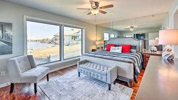 2 bedrooms, desk, iron/ironing board, internet