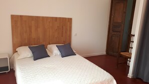 2 bedrooms, iron/ironing board
