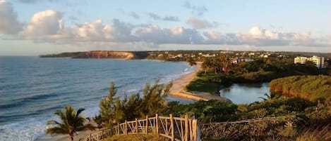 Vista para praia/oceano