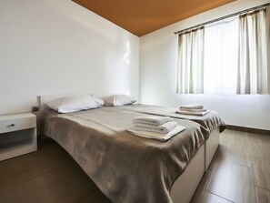 3 bedrooms, Internet