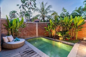 Hồ bơi ngoài trời, dù/ô trên bãi biển/hồ bơi 