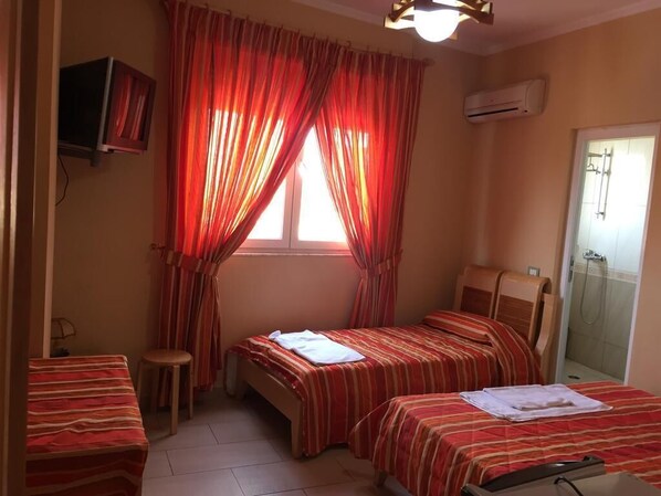 12 bedrooms, internet