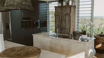 TV, fireplace, music library, stereo