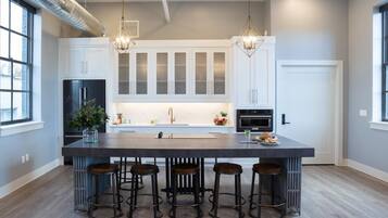Fridge, microwave, oven, stovetop