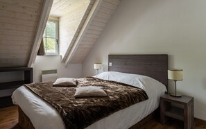 2 bedrooms, WiFi, bed sheets