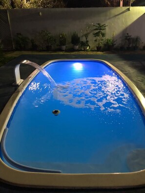 Pool - Spacious house in Itacimirim with pool, barbecue, air conditioning, Wi-Fi, and pool table. (Camaçari)