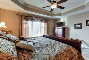 3 bedrooms, iron/ironing board, WiFi, bed sheets