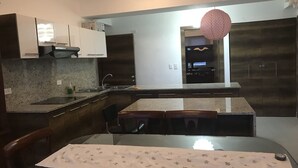 Apartment, 3 Bedrooms | Private kitchen - Resort Playa Azul (Tonsupa)