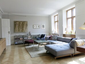 TV, DVD player, stereo - City Apartment in Copenhagen with 3 bedrooms sleeps 5 (Copenhagen)