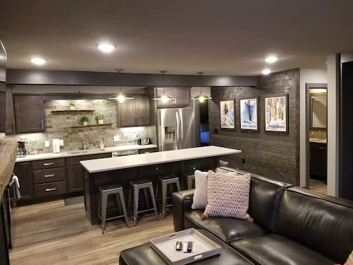 Beautiful 3 Bed , 3 Bath with Great Location! Renovated in 2025!