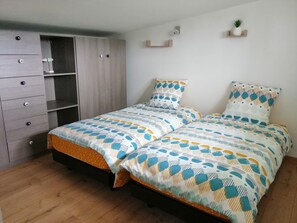 2 soverom, strykejern/-brett og wi-fi (inkludert)