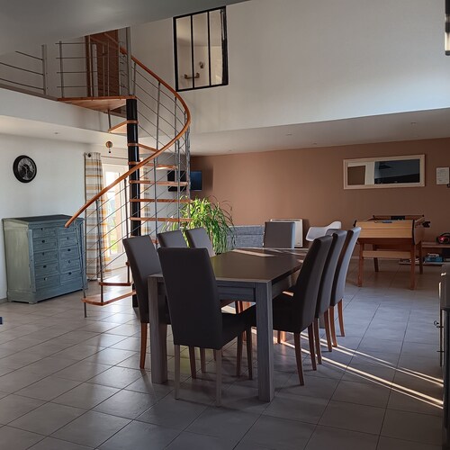 GITE: Maison de campagne, proche des plages du débarquement,  avec Baby foot.