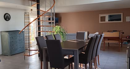 GITE: Country house, near the landing beaches, with table football.