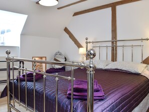 2 bedrooms, free WiFi, bed sheets - 2 bedroom accommodation in Eastry, near Sandwich (Eastry, near Sandwich)