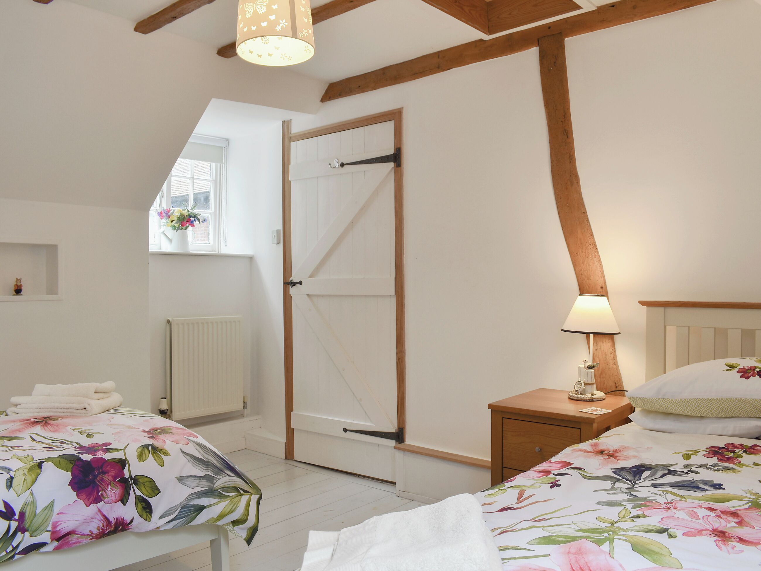 2 bedrooms, WiFi (free), bed sheets