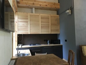 Fridge, microwave, stovetop, electric kettle