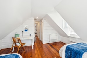 3 soveværelser, skrivebord, strygejern/strygebræt, weekendseng