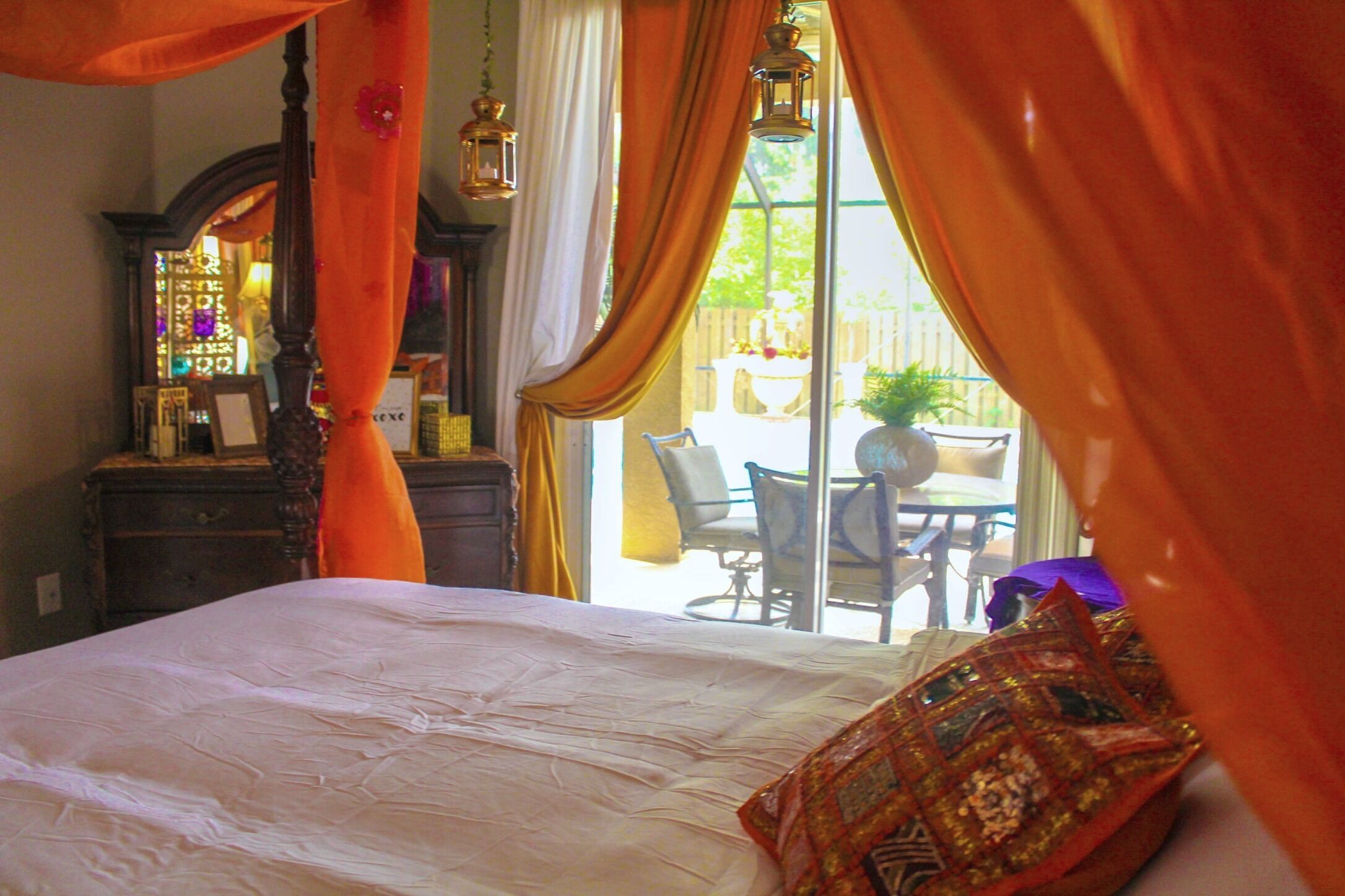 3 bedrooms, desk, iron/ironing board, travel crib