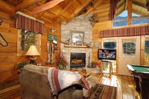 TV, fireplace, video games, DVD player - Private Gatlinburg Honeymoon Cabin With Great Views Hot Tub Jacuzzi pool Table Fireplace Kitchen (Gatlinburg)