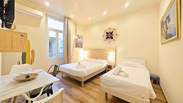 Iron/ironing board, Internet, bed sheets