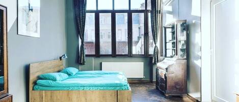 1 soverom, strykejern/-brett, internettilgang og sengetøy