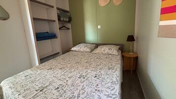 2 chambres, lit parapluie, Wi-Fi gratuit, draps fournis