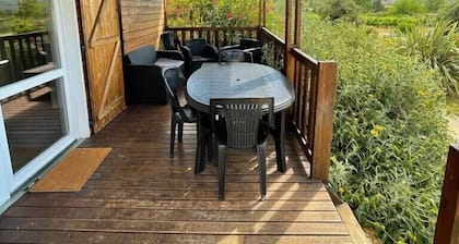 Direct access Via Ardèche, chalet with all comforts, swimming pool, air conditioning
