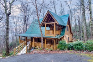 Exterior - Private 2 BR Cabin Sleeps 6 Decks On Mountain Stream Hot Tub Jacuzzi Fireplace Kitchen Pool Table (Sevierville)