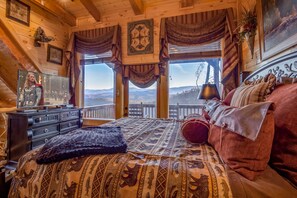 1 bedroom, internet - Awesome Views Private 1BR  Great Honeymoon Cabin Hot Tub Jacuzzi Fireplace Pool Table Covered Decks (Sevierville)