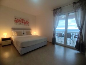 2 عدّة غرف نوم ومكواة/لوح كي وواي فاي وملاءات أسرّة