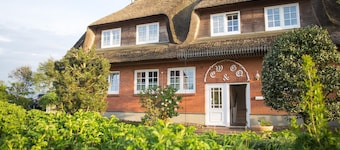 Holiday apartment in Norddorf on Amrum island with great view over the sea - hug