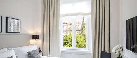 Hochwertige Bettwaren, Daunenbettdecken, kostenlose Minibar, Zimmersafe