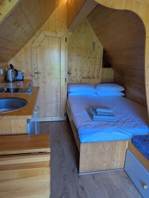 1 bedroom, WiFi, bed sheets