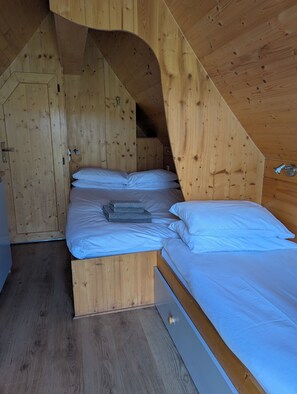 1 bedroom, WiFi, bed sheets