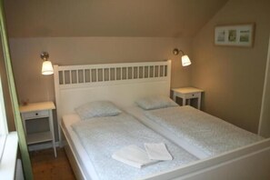 3 bedrooms, iron/ironing board, WiFi