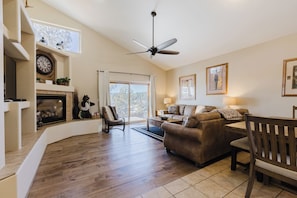 Smart TV, fireplace - Lake Hatcher. Big Fish. Great Hikes. Nature Everywhere! (Pagosa Springs)