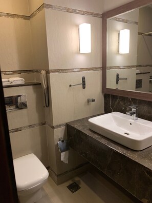 Bathroom - Mohan Vilaas (New Delhi)